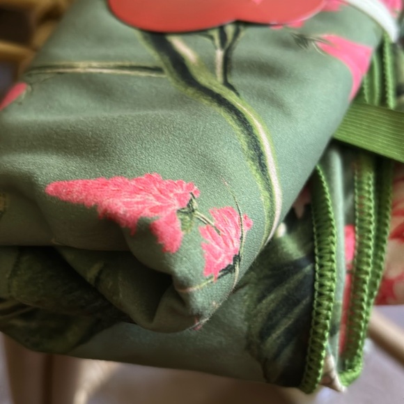 Agua Bendita Peony Print/Romantic Floral Beach Towel - Picture 6 of 7